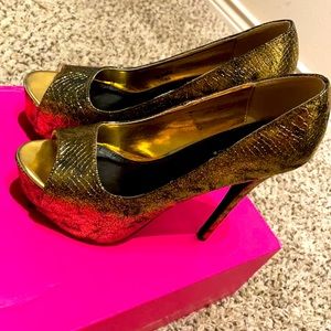 Never worn gold platform heels